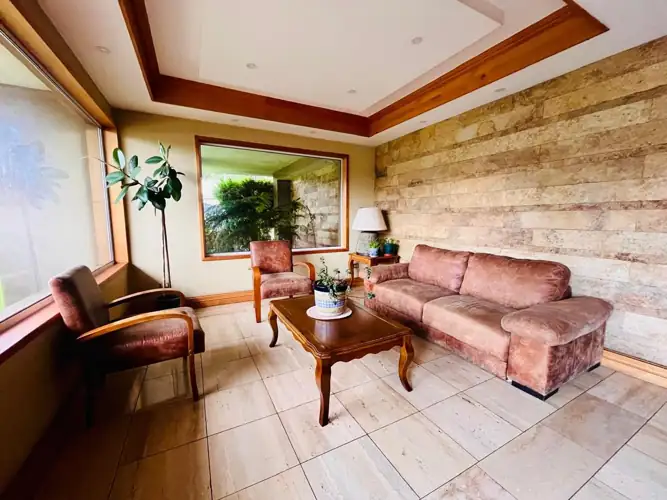 Imagen de Hermoso y remodelado departamento en edificio El Escorial. 