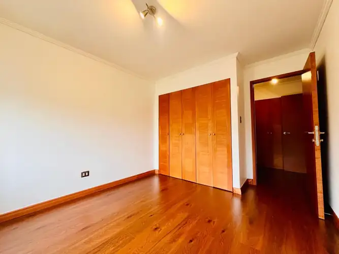 Imagen de Hermoso y remodelado departamento en edificio El Escorial. 