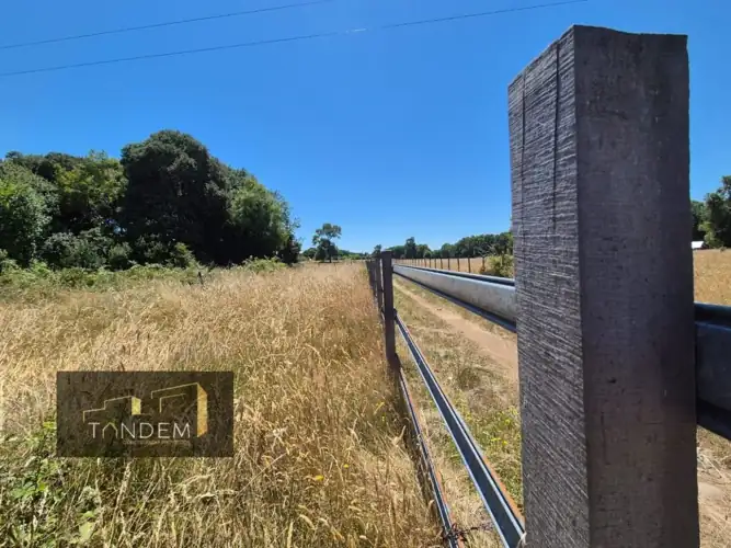 Imagen de Parcela con Casa en Victoria