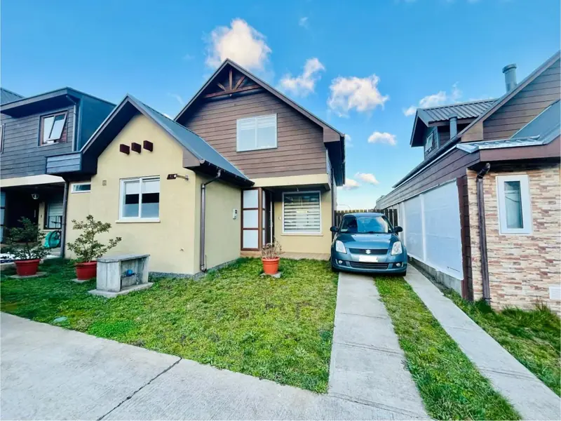 Casa semi nueva en Condominio las Mariposas